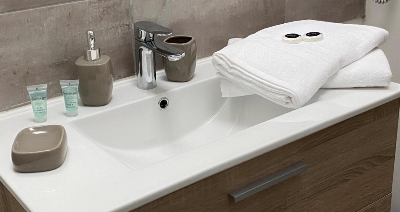 Résidence Rdv avec la Lune - 1 Suite Familial - Appt - et 1 Suite avec jacuzzi Narbona Esterno foto