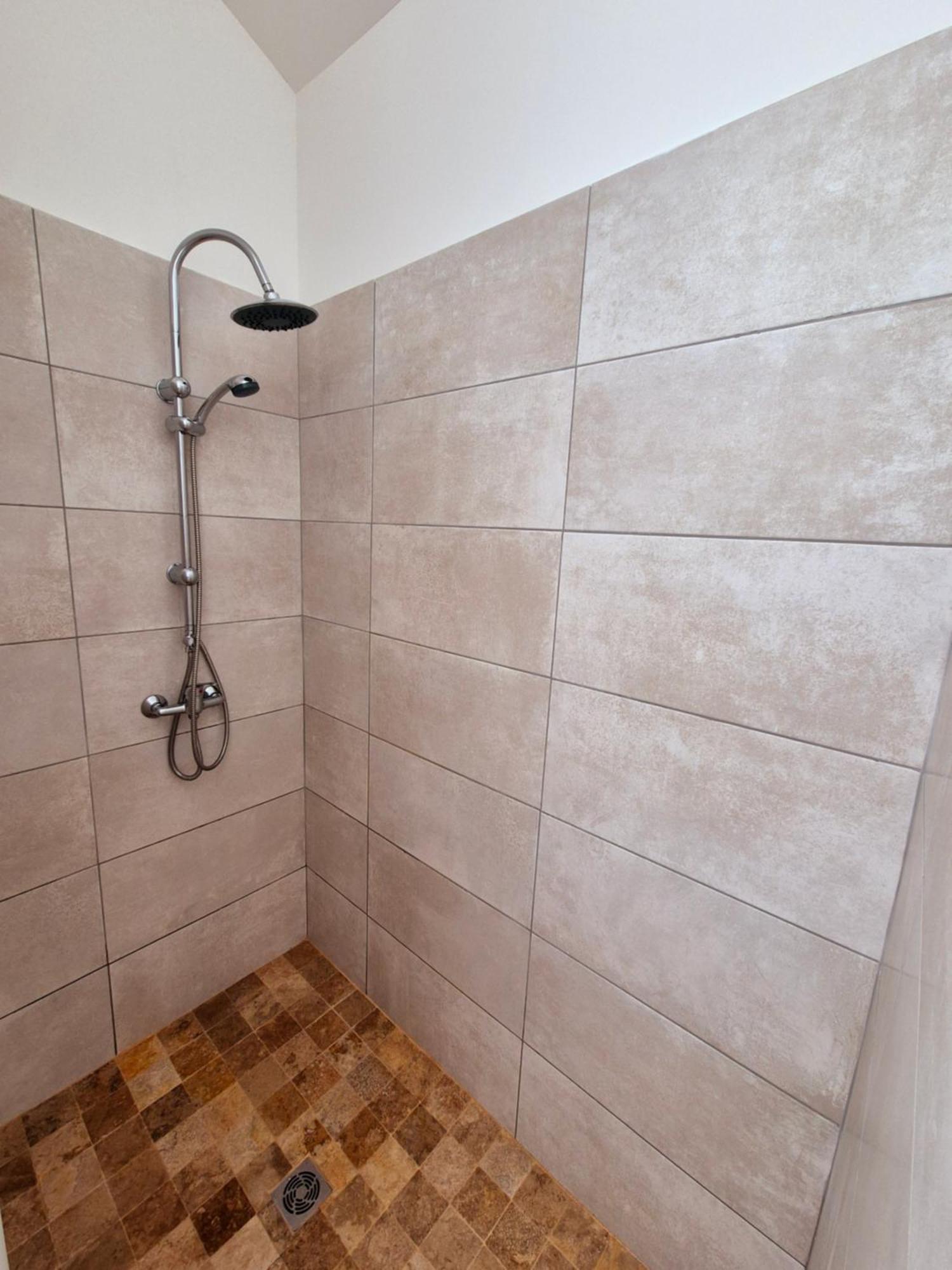 Résidence Rdv avec la Lune - 1 Suite Familial - Appt - et 1 Suite avec jacuzzi Narbona Esterno foto